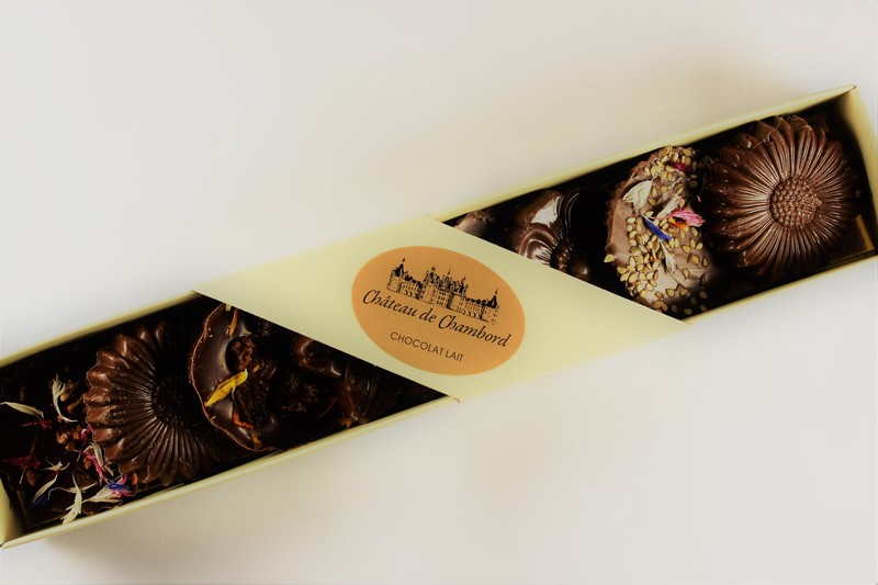 Organic Milk Chocolate Flowers in Personalised Box